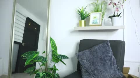 Roni online show from December 2, 1:51 am