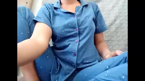 roop_sexy642 online show from April 13, 8:04 am