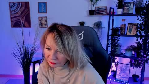 QUEEN online show from January 5, 10:53 am