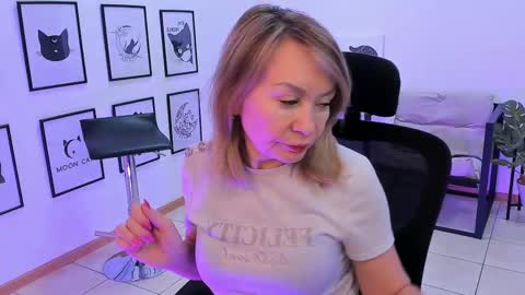 QUEEN online show from February 21, 11:22 am