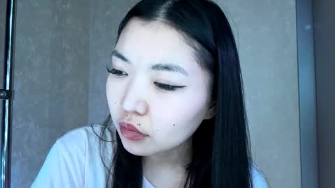 Kira online show from March 2, 2:57 pm