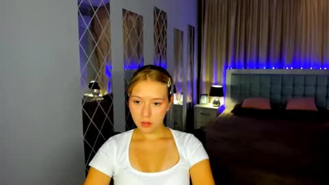 RosaRising online show from June 14, 9:53 am