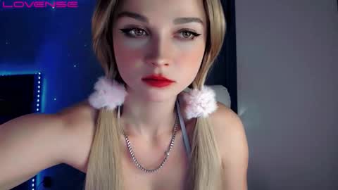 rose__luck online show from November 17, 3:24 pm