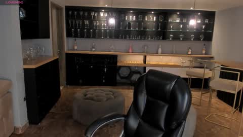 Rose  online show from October 25, 9:10 pm