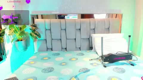 Rose online show from March 29, 5:39 am