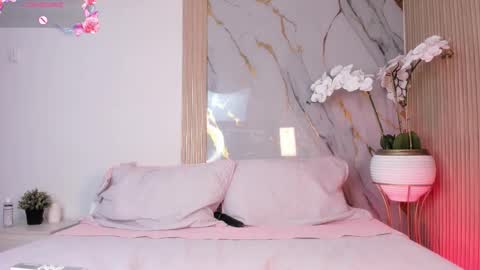   online show from February 7, 2:10 pm