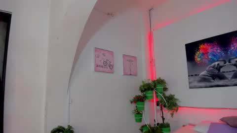 rosi_cooper online show from March 25, 11:35 am