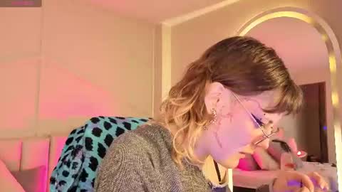 rossiie_hunt_ online show from June 13, 2:03 pm