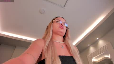 Rossie Rivers online show from April 9, 11:48 am