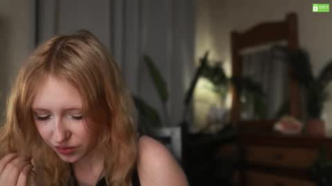 rosy_petal online show from September 18, 9:57 pm