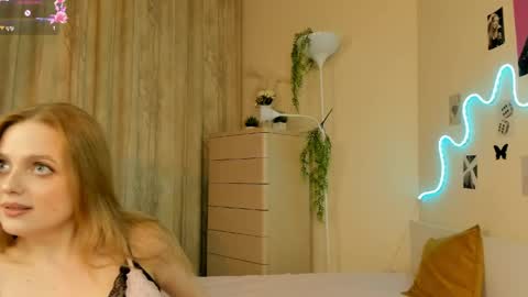 Im Luna online show from May 7, 10:02 pm