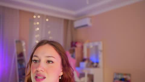 Snapshot of rosyemily chatting on October 22, 2:33 pm Hi Im Maria Check my Bio online show from October 22, 2:33 pm