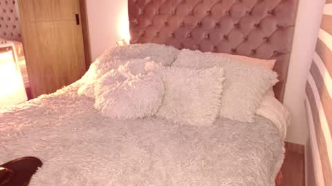 Rouss marie henao  online show from September 30, 9:48 am