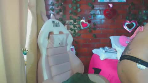 Daniela Ferreira online show from March 26, 12:07 pm