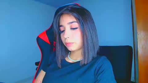 rousse_violet online show from December 16, 3:12 am