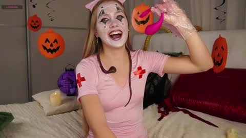 Anna Lokiss online show from October 29, 11:58 am