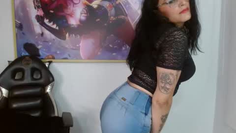 Roxanne online show from October 27, 8:03 pm