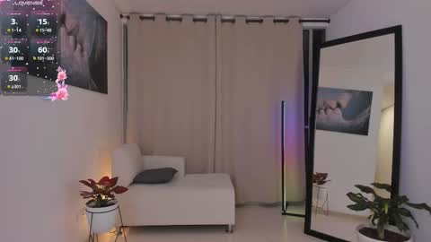  R O X I E  online show from January 15, 2:06 am