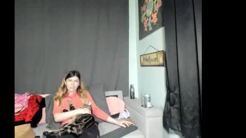 roxihazeleyes online show from February 5, 4:26 am