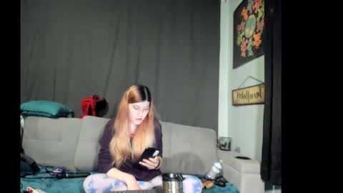 roxihazeleyes online show from October 26, 5:47 am