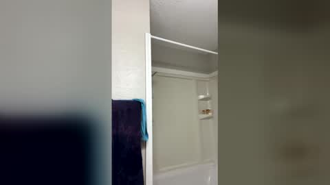 RoxxxiPaid online show from April 25, 9:01 am