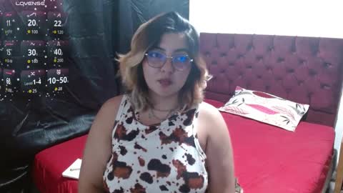 Snapshot of roxy_f_w chatting on September 17, 10:52 pm Roxana online show from September 17, 10:52 pm
