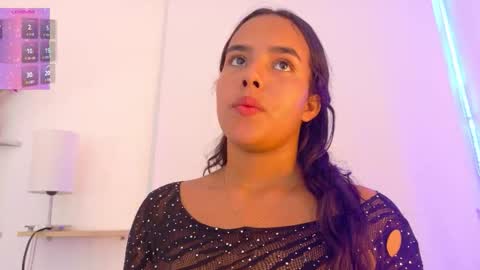 Snapshot of roxy_stone1 chatting on October 21, 9:52 pm roxy_stone1 online show from October 21, 9:52 pm