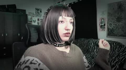 Roxy Independient model Help me to reach 50 thumbs up online show from June 4, 12:49 am