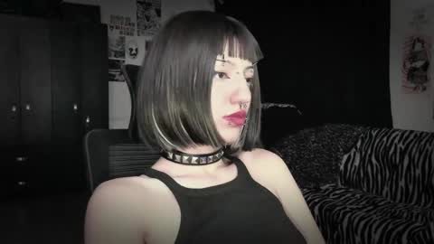Roxy Independient model Help me to reach 50 thumbs up online show from June 5, 12:58 am