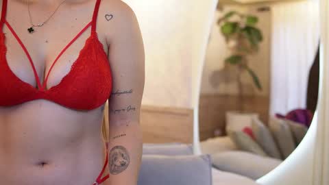 Snapshot of roxy_vega chatting on October 6, 12:33 pm Roxy online show from October 6, 12:33 pm