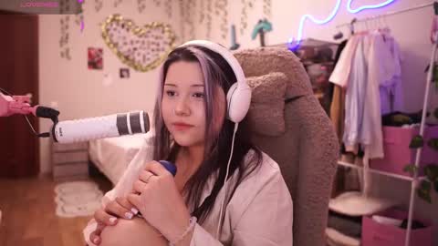 roxysuh online show from March 12, 7:22 am