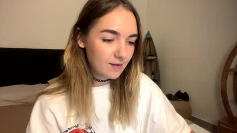 Roxy online show from April 15, 1:22 pm