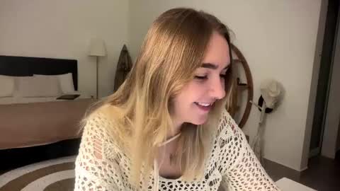 Roxy online show from March 25, 9:39 pm