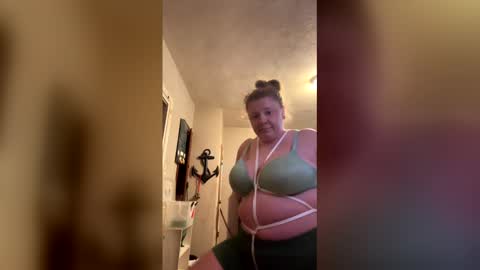 royalredrose420 online show from March 8, 6:12 pm