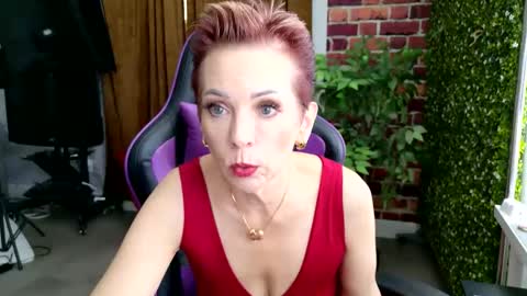 RubyLynne online show from May 1, 8:34 pm