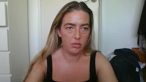 rubyredxxxoxxx online show from December 2, 9:22 am