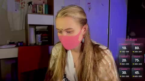 Mary online show from November 7, 8:36 pm