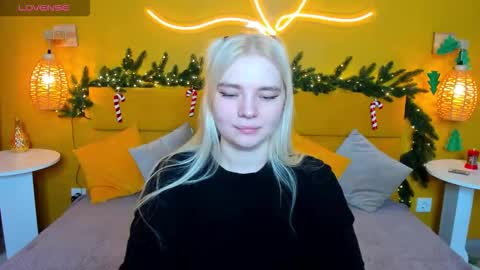 ruthbryant online show from December 14, 12:38 am