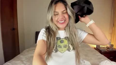 Leslie Beltrn online show from February 7, 4:49 am