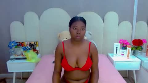 sabriana_smith1 online show from April 3, 2:37 pm
