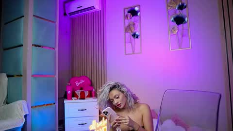 SabrinaJade online show from September 24, 5:39 am