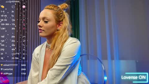 SabrinaJade online show from February 8, 11:35 pm