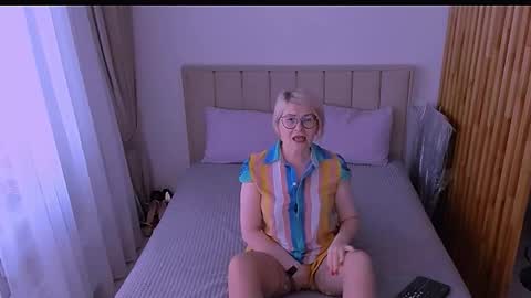 Sabrina MacMarren online show from March 30, 3:11 pm