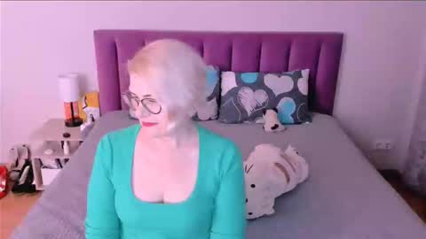 Sabrina MacMarren online show from October 10, 3:17 pm