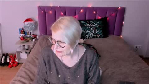 Sabrina MacMarren online show from January 8, 5:50 pm