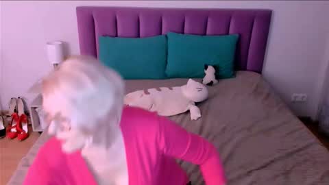 Sabrina MacMarren online show from October 26, 5:08 pm