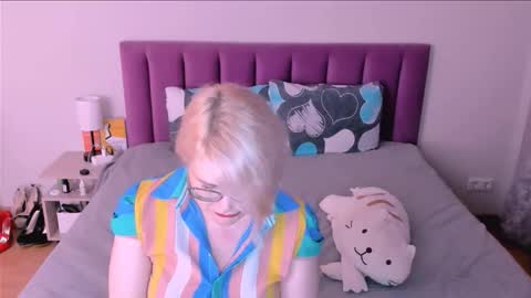 Sabrina MacMarren online show from October 13, 3:36 pm