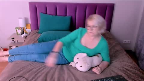 Sabrina MacMarren online show from November 11, 7:33 pm