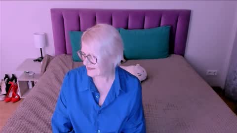 Sabrina MacMarren online show from September 17, 6:39 pm