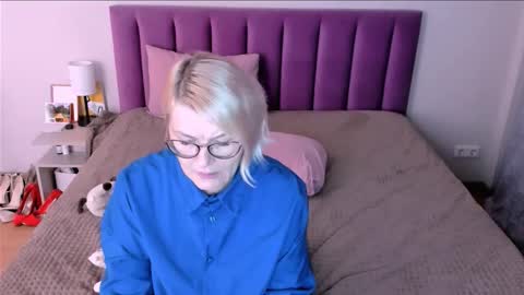 Sabrina MacMarren online show from November 23, 4:41 pm